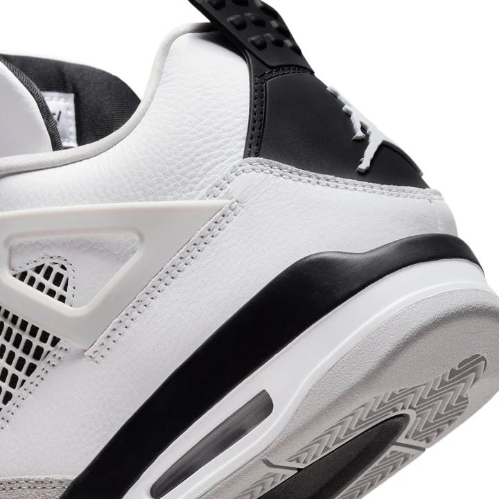 JORDAN 4 RETRO
